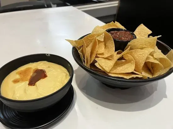 Green Chile Queso Dip