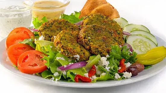 GREEK SALAD w/ FALAFEL