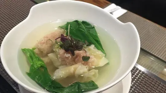 Classic Shrimp & pork wonton soup