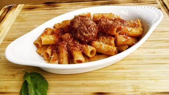 Kids' Rigatoni with A Meatball 