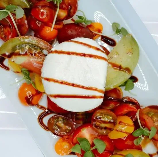 Heirloom Tomato Caprese Salad