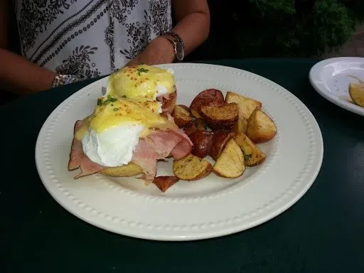 Eggs Benedict