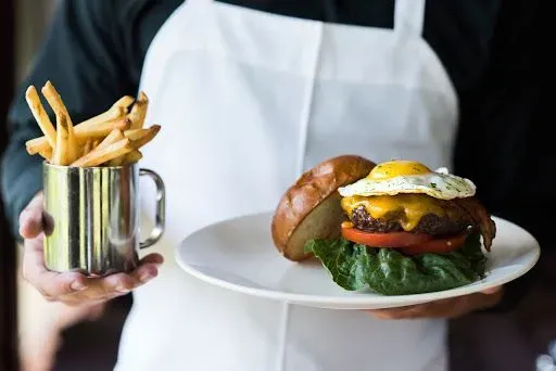 Del-Bar Prime Burger