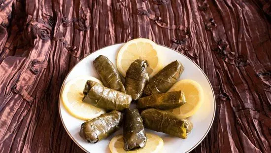 Stuffed Grape Leaves (8 Pieces)