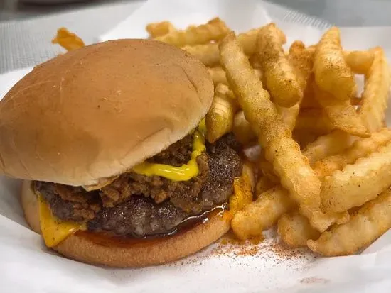 Chili Cheeseburger (w/side)