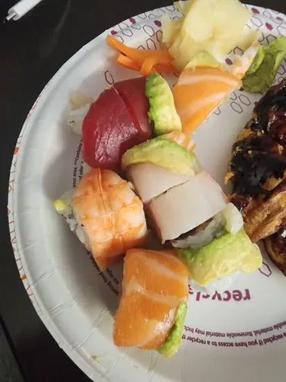 Spicy Tuna Rainbow Roll