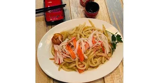 Seafood Yaki Udon