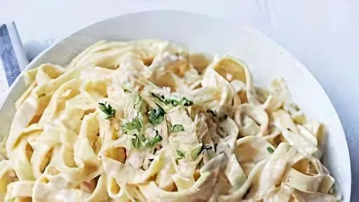 Fettuccine With Alfredo Sauce
