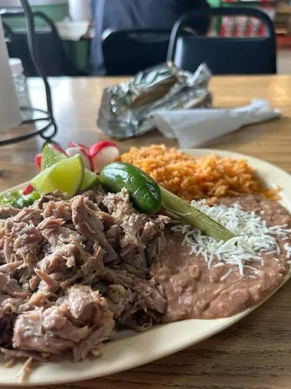 Carnitas plate/ platillo de carnitas