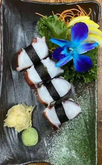 Octopus Nigiri (2 Pieces)