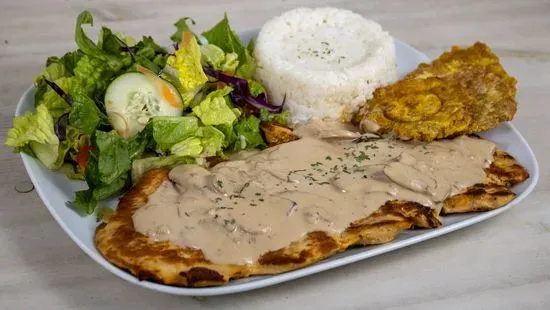 Pechuga en Salsa de Champiñones