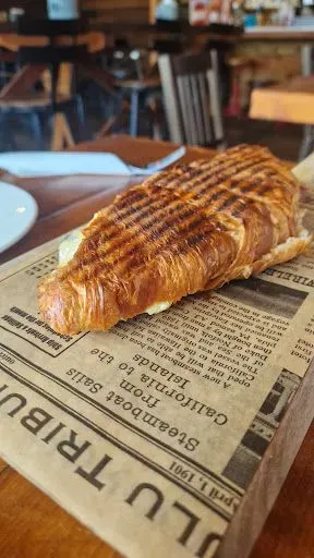 Ham & Cheese Croissant
