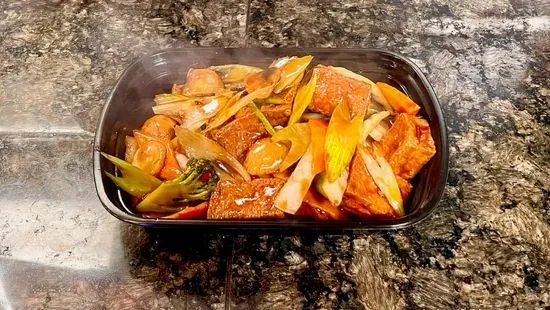 Tofu with Vegetable Clay Pot