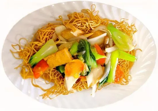 V4. Mì Xào Giòn Chay / Crispy Stir-fried Noodles with Tofu & Vegetables