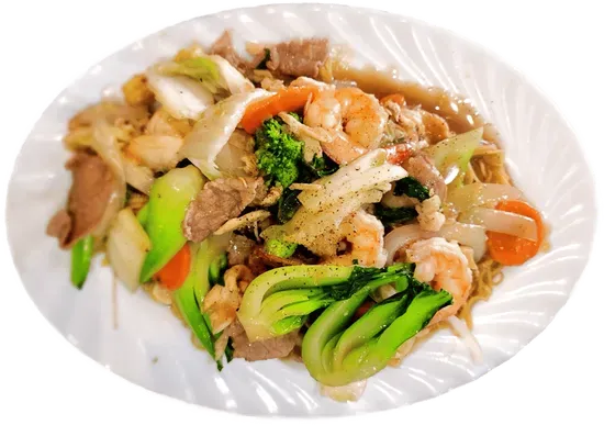 X4. Mi Xảo Đặc Biệt / Combination Stir-fried Noodles (Beef, Chicken, & Shrimp)