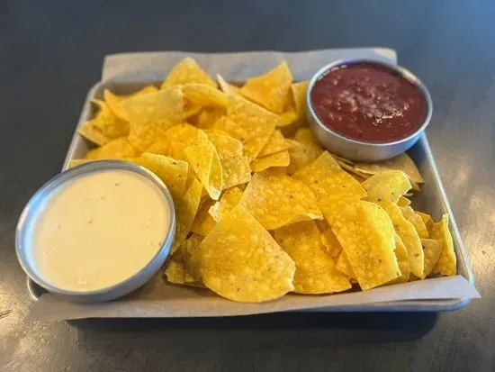 Chips Salsa & Queso