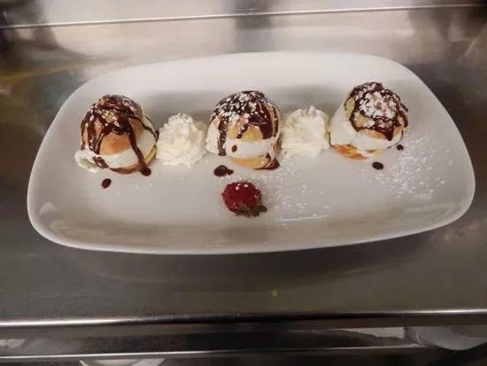 Profiteroles