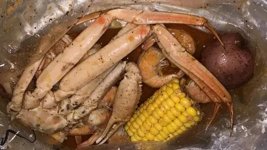 C2. Snow Crab Legs (1/2 lb)