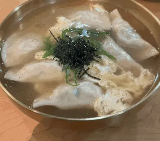 만두국 Mandoo Soup