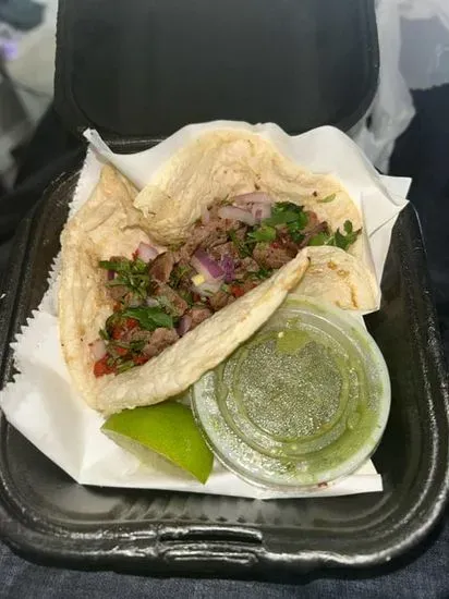 Taco de Bistec con Chorizo / Steak & Chorizo Taco
