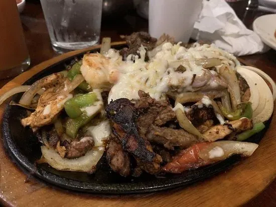 Parrillada Antigua Sizzling Fajitas