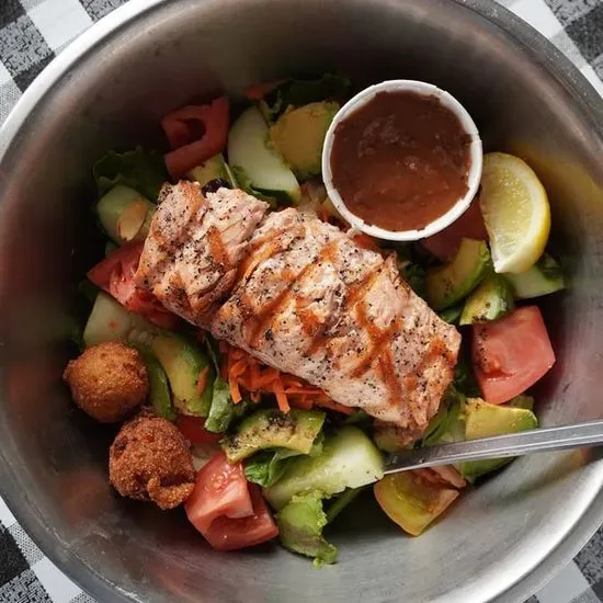 Grilled Salmon Salad