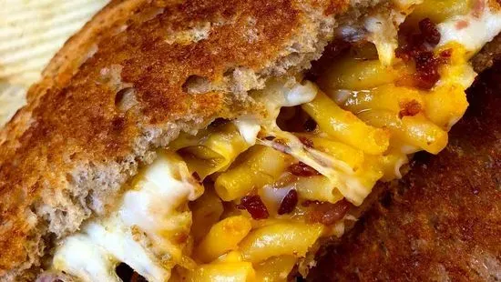 Bacon Mac 'N Cheese Grilled Cheese