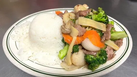 14. Broccoli Beef, Steamed Rice