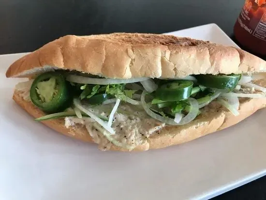 Tuna Sandwich ( bánh mi cá ngừ)