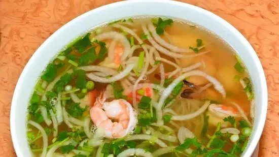 31. Pho with Mixed Seafood (Phở Hải Vị)