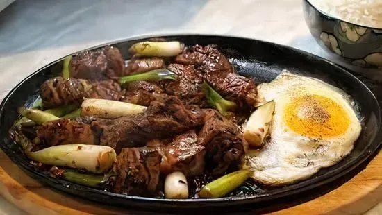 Tender Shaken Beef with egg