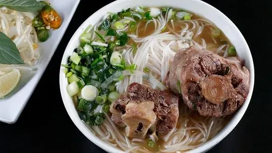 34. Pho with Oxtail (Phở đuôi Bò)