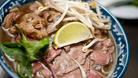 24. Pho with Slices of Rare Steak (Phở Tái)