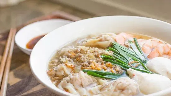 20. Rice Noodles with Seafood in Chicken Broth (Hủ Tiếu Hải Vị)