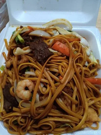 54. Combo Lo Mein