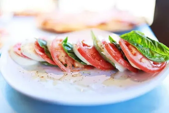 Full Caprese Salad