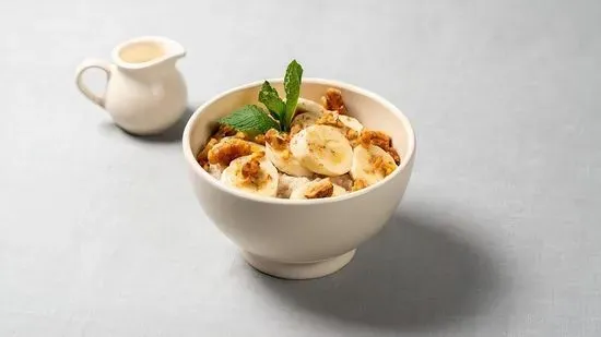 Organic Steel-Cut Oatmeal with Honey Walnuts and Banana