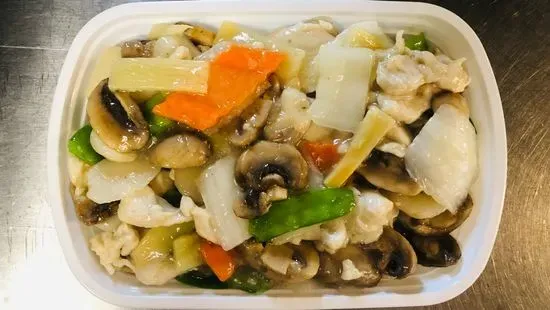 C3. Moo Goo Gai Pan