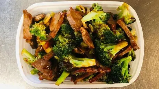 C6. Roast Pork with Broccoli