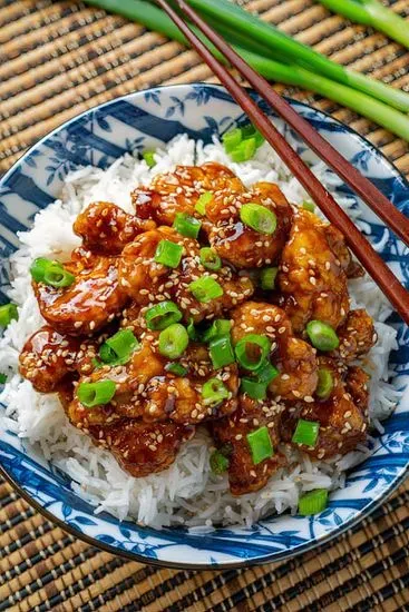 L29. Sesame Chicken Lunch Special 芝麻鸡（午）