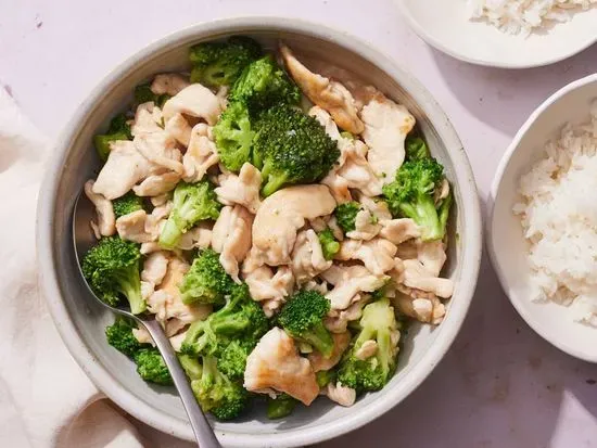 H9. Steamed Chicken With Broccoli 水煮芥兰鸡