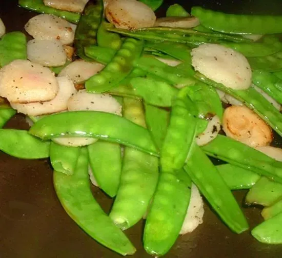 H3. Steamed Snow Peas With Water Chestnuts 水煮雪豆马蹄