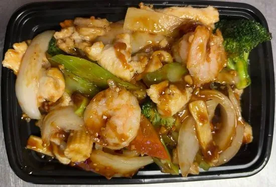 S18. Shrimp & Chicken with Garlic Sauce 鱼香二样