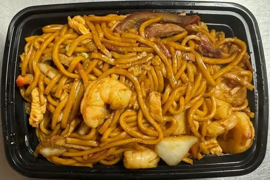 32. House Special Lo Mein 本楼捞面