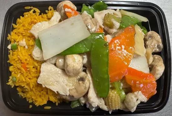 C9. Moo Goo Gai Pan 蘑菇鸡片