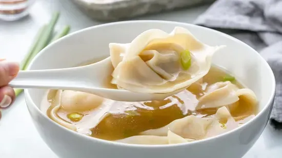 9. Wonton Soup 云吞汤