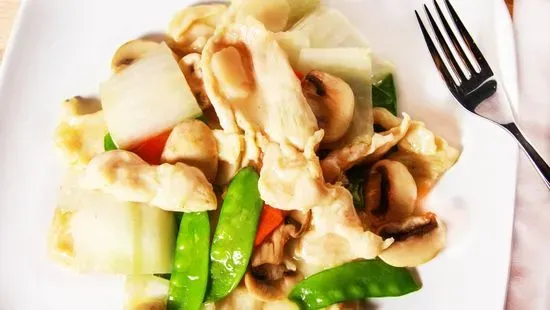 C7. Moo Goo Gai Pan