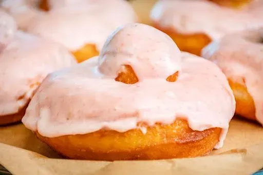 SEASONAL YEAST RAISED DONUT