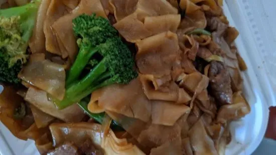 48. Beef Chow Fun