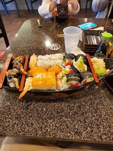 Sushi Boat Combo